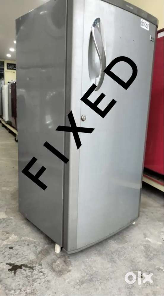 Lg fridge one door mint condition fast colling but one leg broken