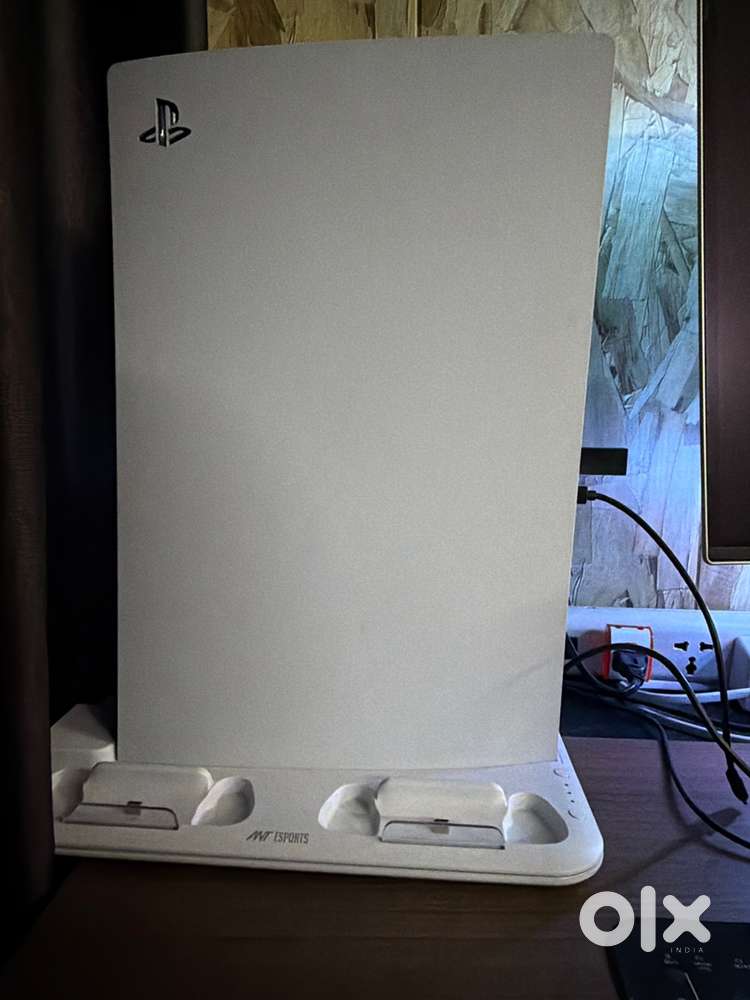 Ps5 2 years old immaculate condition