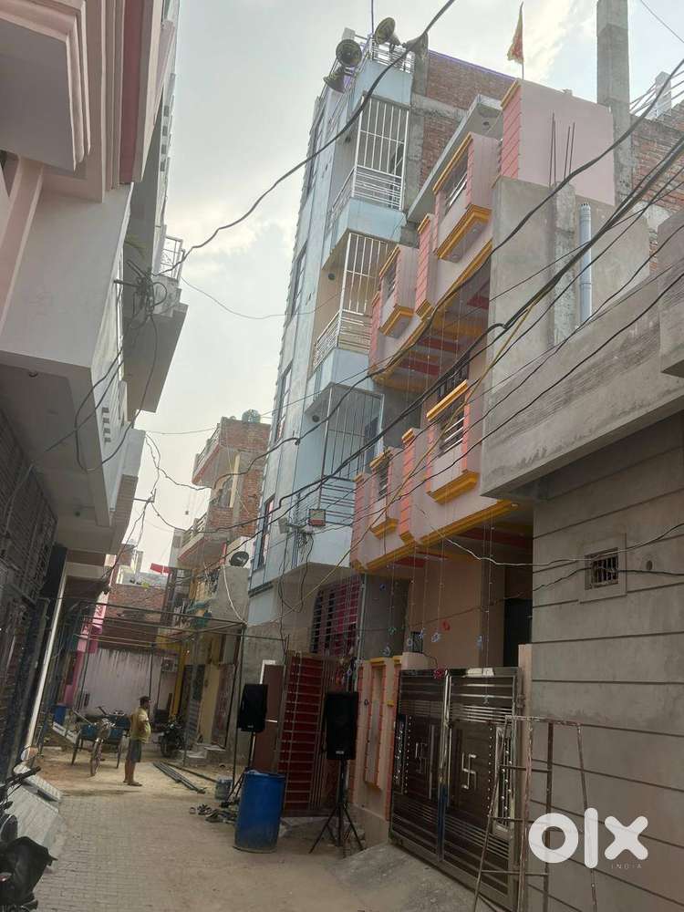 Independent Floor 3 BHK with 2 Bathroom