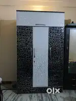Triple door wardrobe in good condition