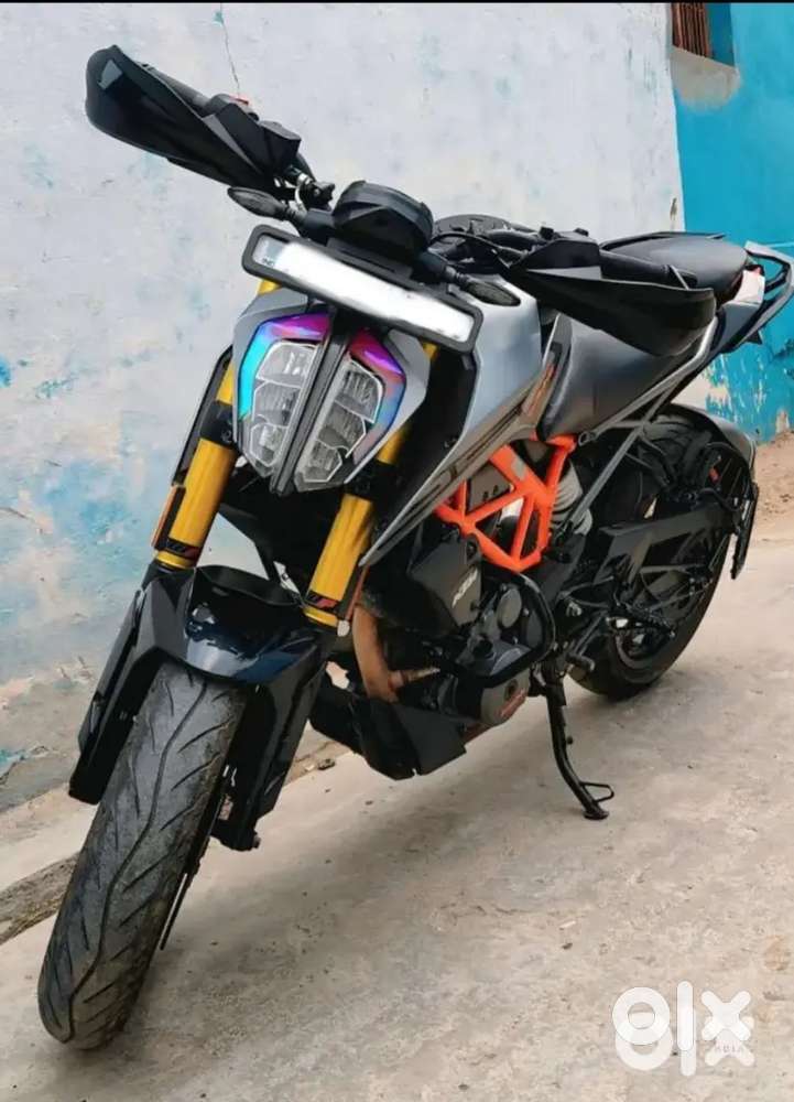 .. PERFECT  TRACK SHOWROOM CONDITION ..