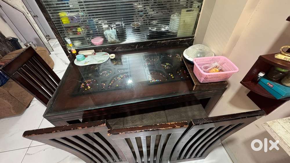Dining table 4 chair