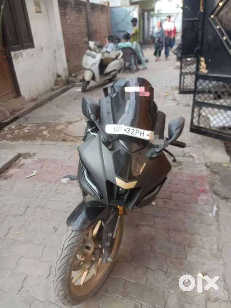 Fresh condition R15 V4 first owner black color