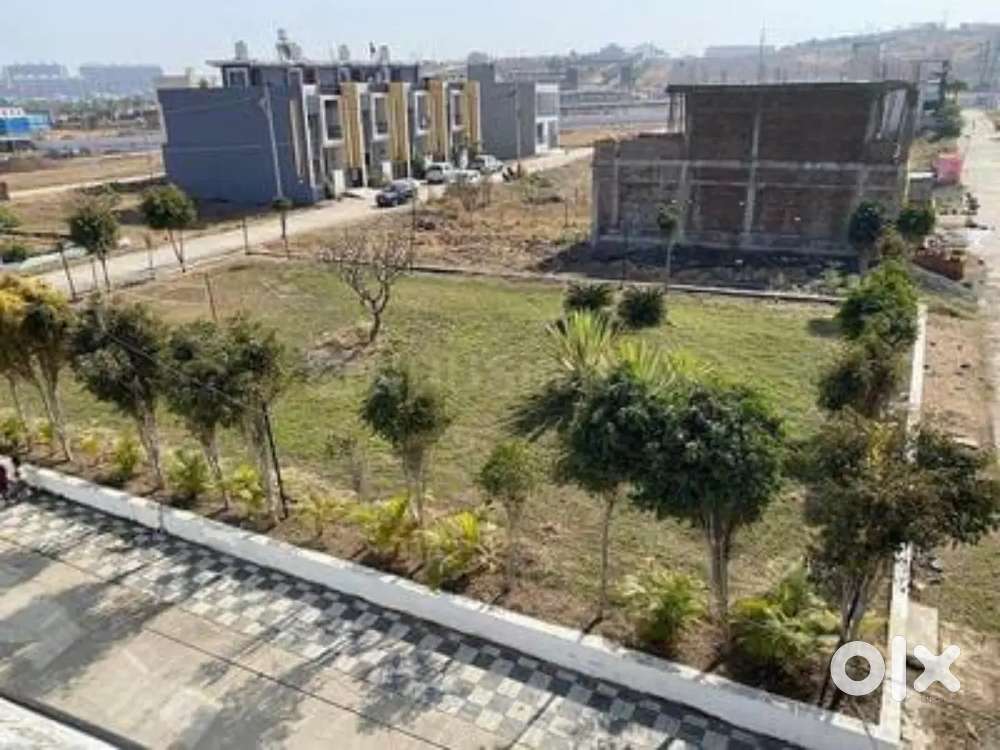 1000sqft corner plot garden facing in silicon city