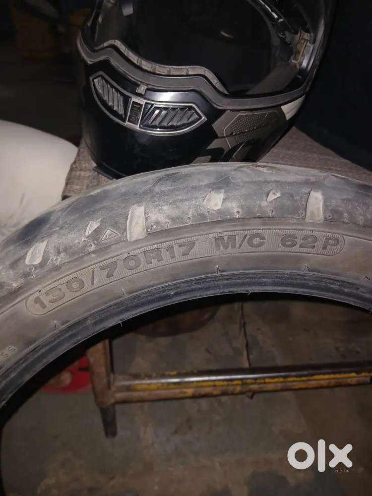 Tayar. CEAT  130/70R17. M/C 62P