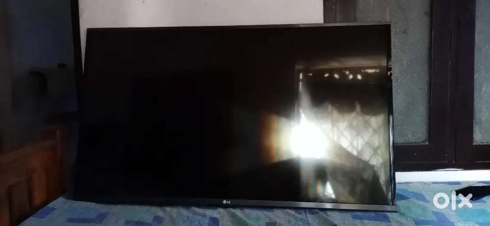 LG 43 inch LED smart for sale