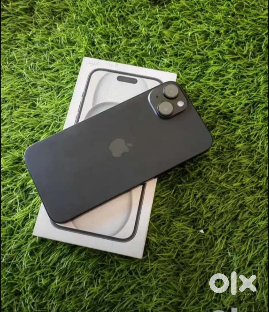 Apple  iphone 15 model only 4 month old with bill box warranty