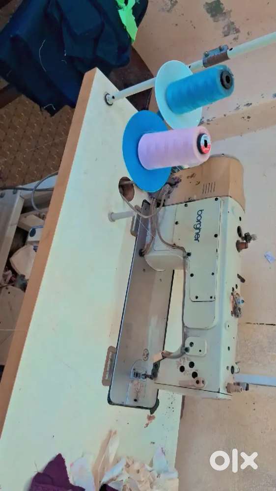 3 juki machin sell in just 21000 rs full sett table and machin