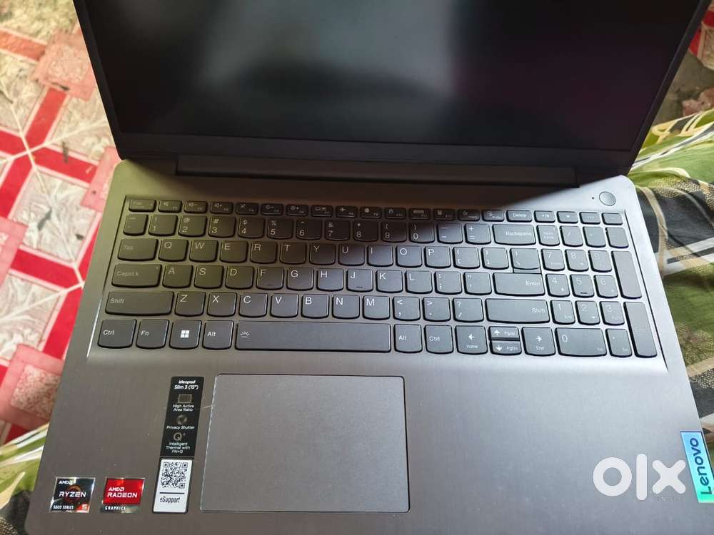 Lenovo IdeaPad 3 – AMD Ryzen 5, 8GB RAM, 512GB SSD