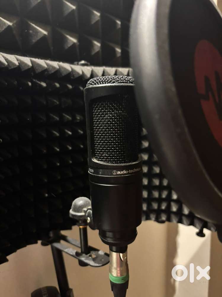 At2020 condenser microphone  fresh condition  with leather cover.
