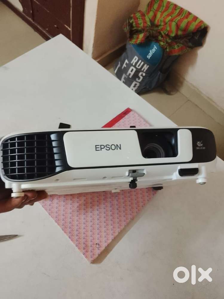 Epson EB -S41projecter