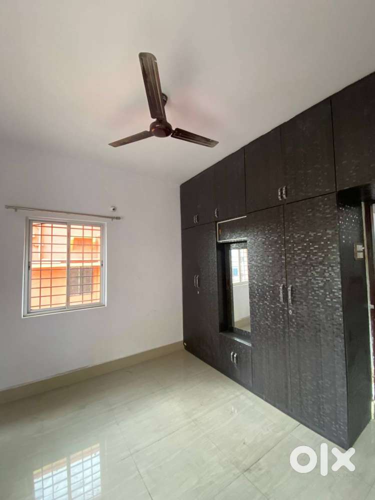 4bhk semi furnished flat for rent in hariom nagar adityapur