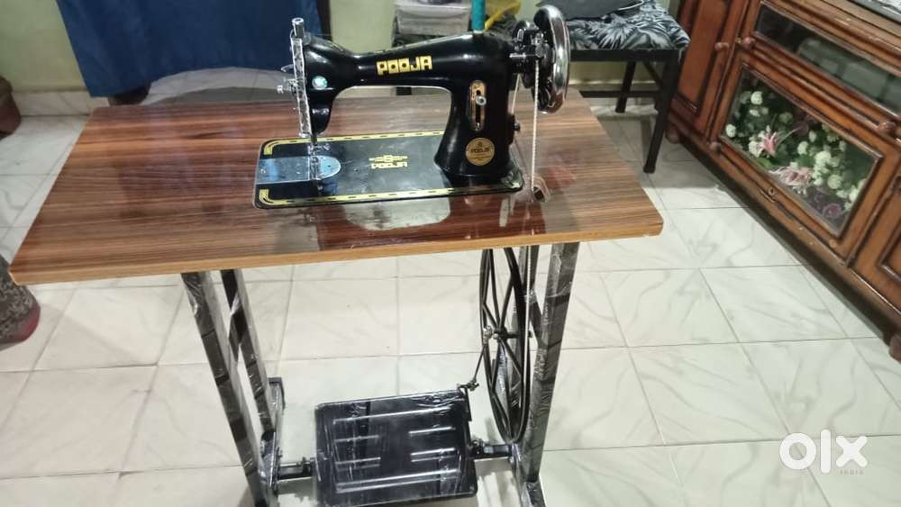Pooja Shine Top Sewing machine