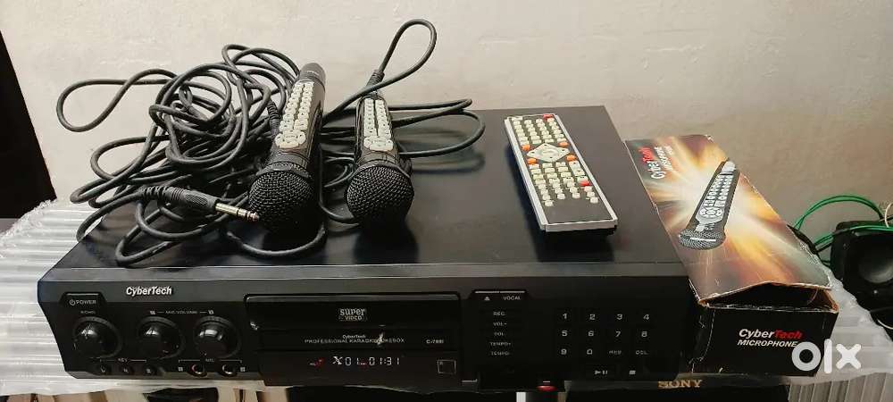 CyberTech professional karaoke jukebox working condition USB mic