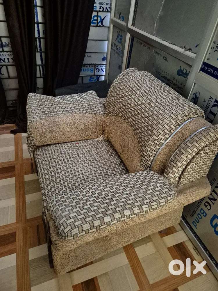 Room available for Girl / Boys near kabir nagar durgakund