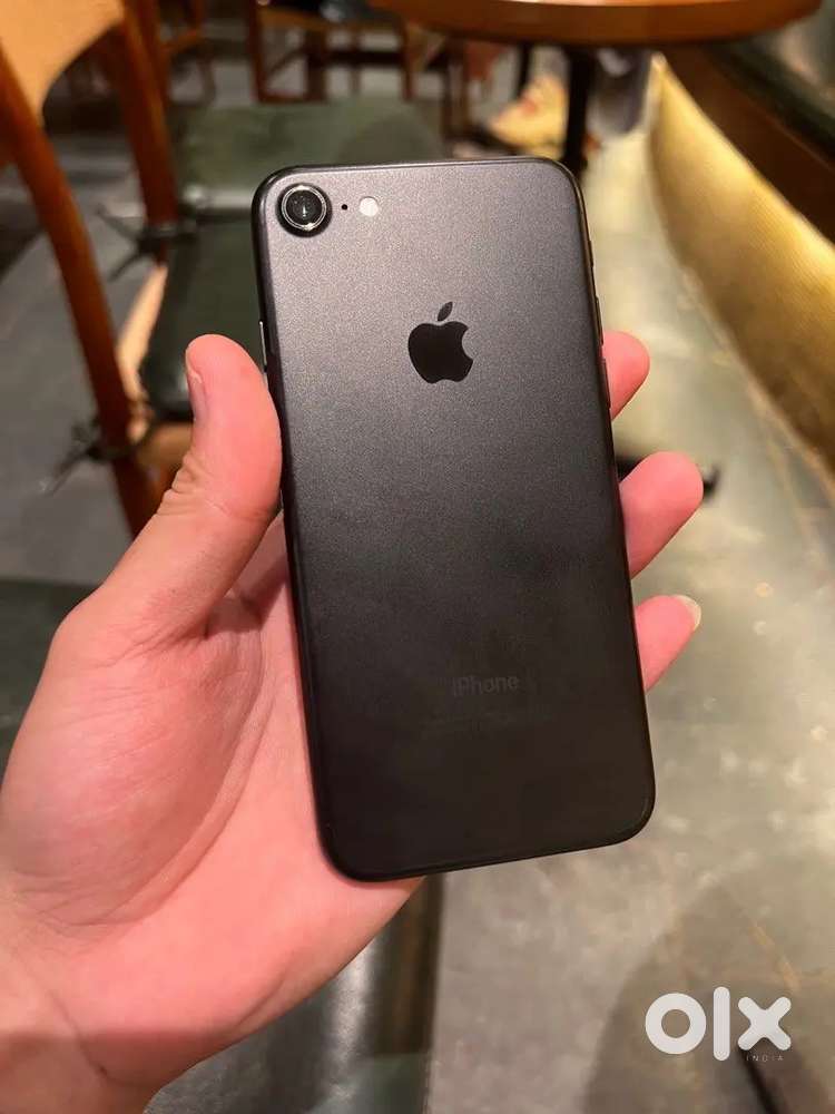 Iphone 7 128GB for sale With Charging Cable and Back Case