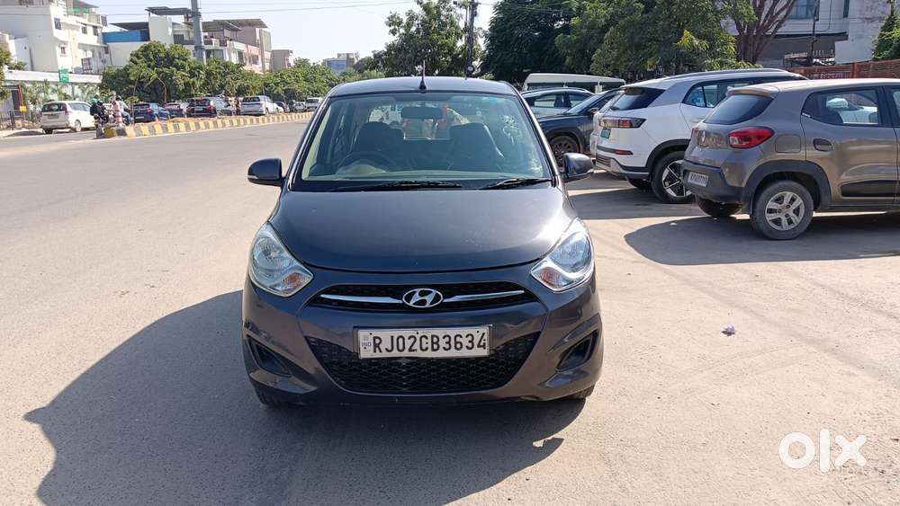 Hyundai i10 Sportz, 2012, Petrol