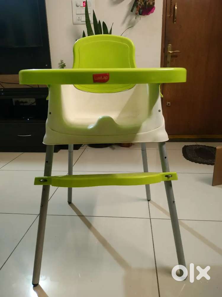 Kids feeding chair