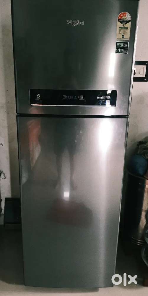 Double door refrigerator