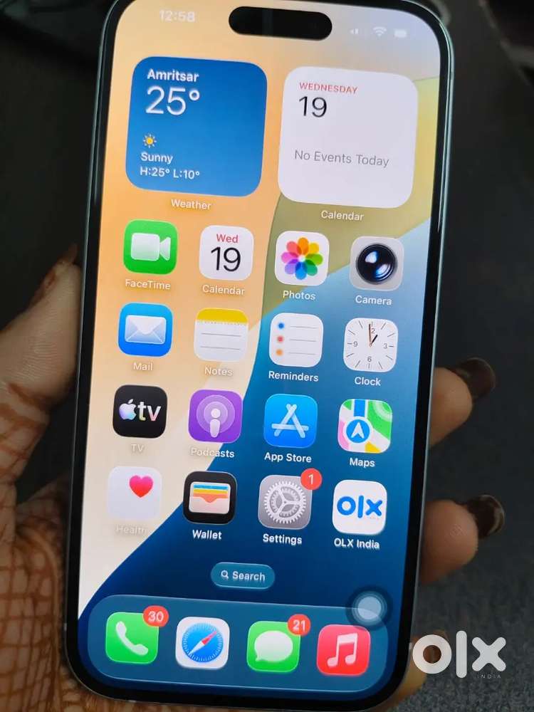 Get iPhone 15 in good battery health model in genuine price