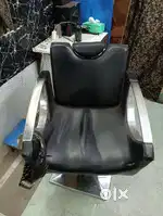 Saloon chair urgent sale