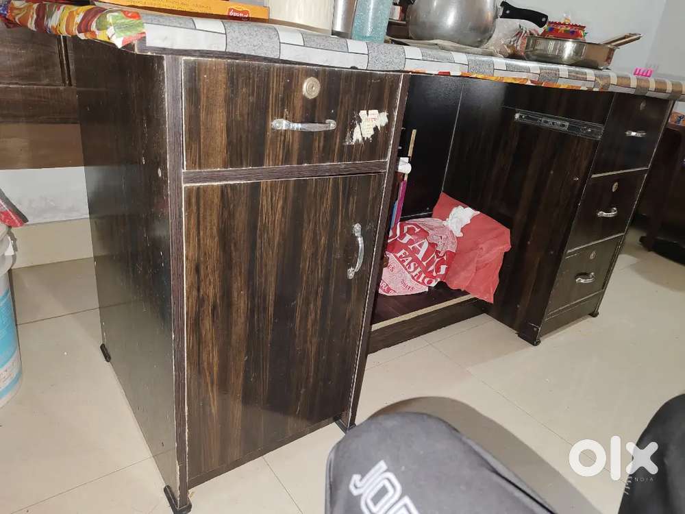 Shop counter