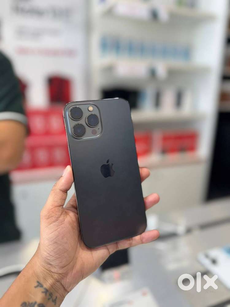 IPhone 13pro max with accessories