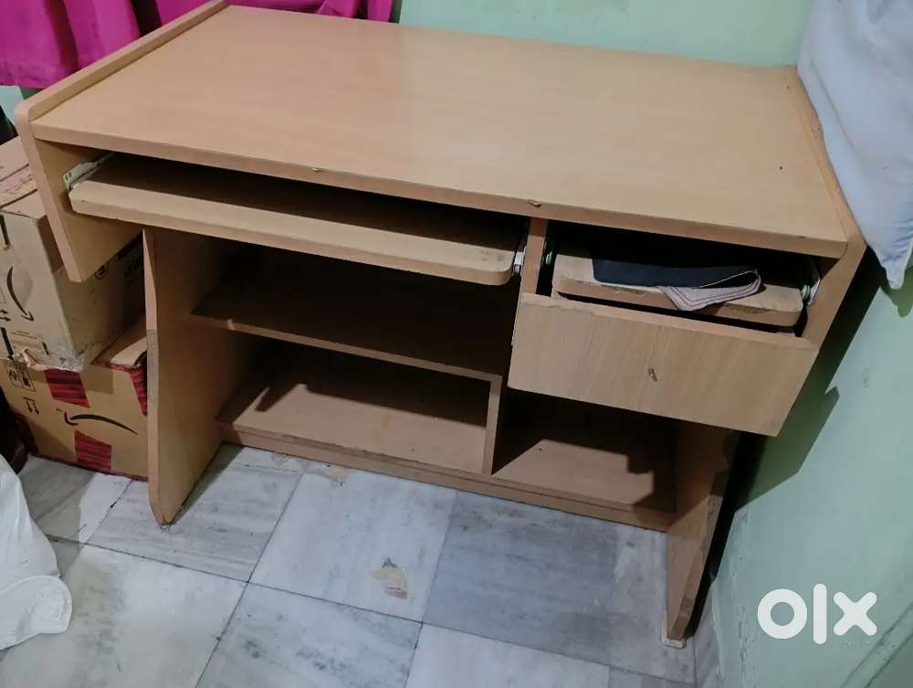 Computer table, study table