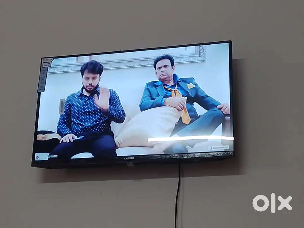 Airtec smart TV 32inchese running tv good condition
