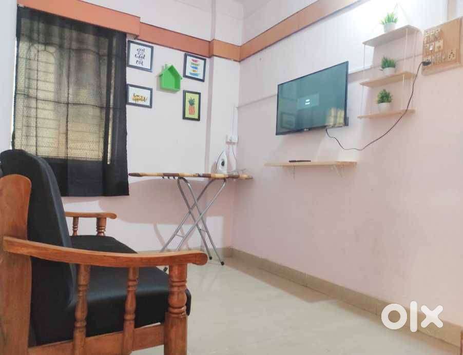 Co-Living Apartment In DholePatil Road For Males-No Brokerage