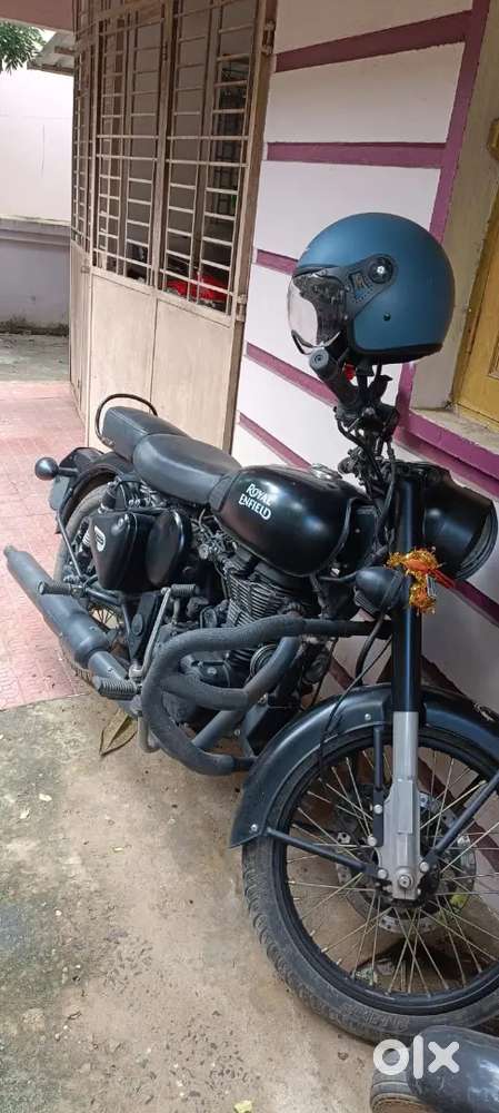 500cc metalic black with very good condition single  handed