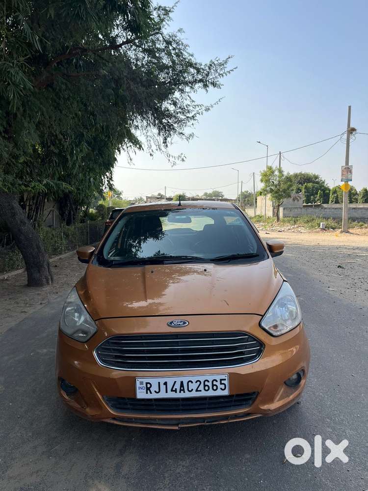 Ford Figo 2012-2015 Petrol Titanium, 2015, Petrol