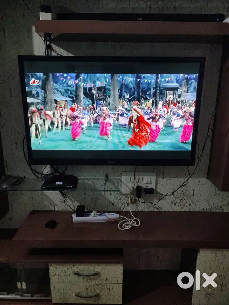 Samsung 45 plazma TV  & Tata binge set top box