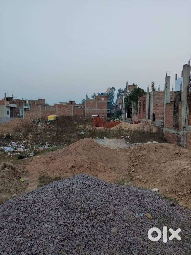 100 GAJ PLOT AVALABLE IN DIWEDI NAGAR TAUDHAKPUR SAMADHI PULIYA NAUBAS