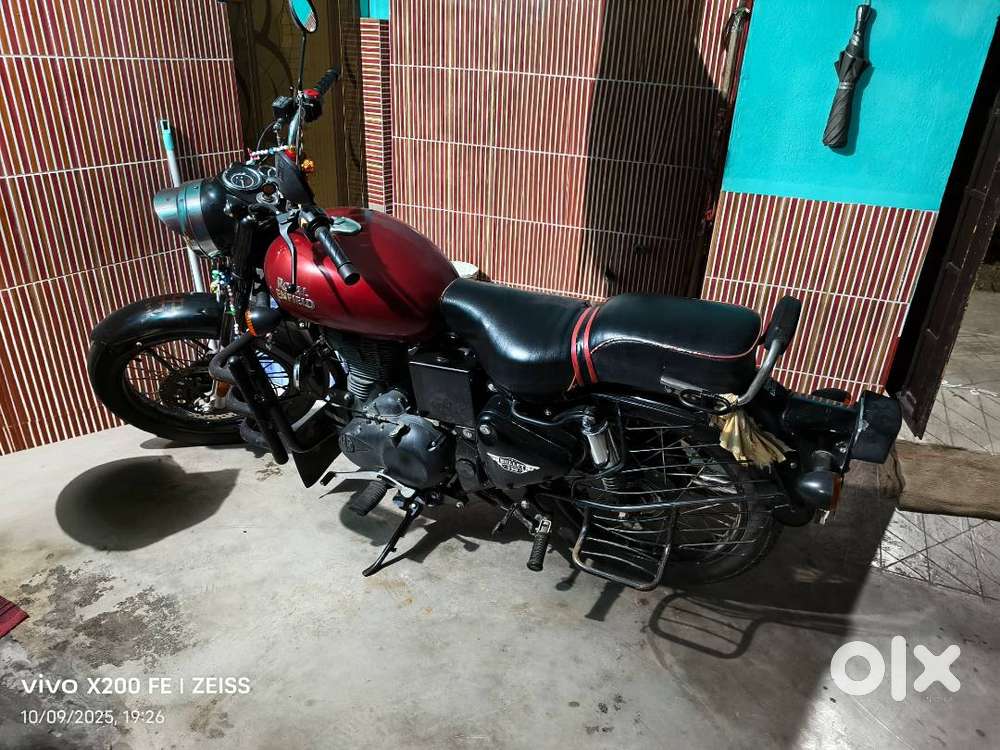 Both tayer are new,2key available, battery new