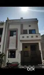 बेस्ट लोकेशन सरोना मकान नीचे 1bhk ऊपर 1bhk ,गार्डेन, मंदिर ,क्लब हाउस