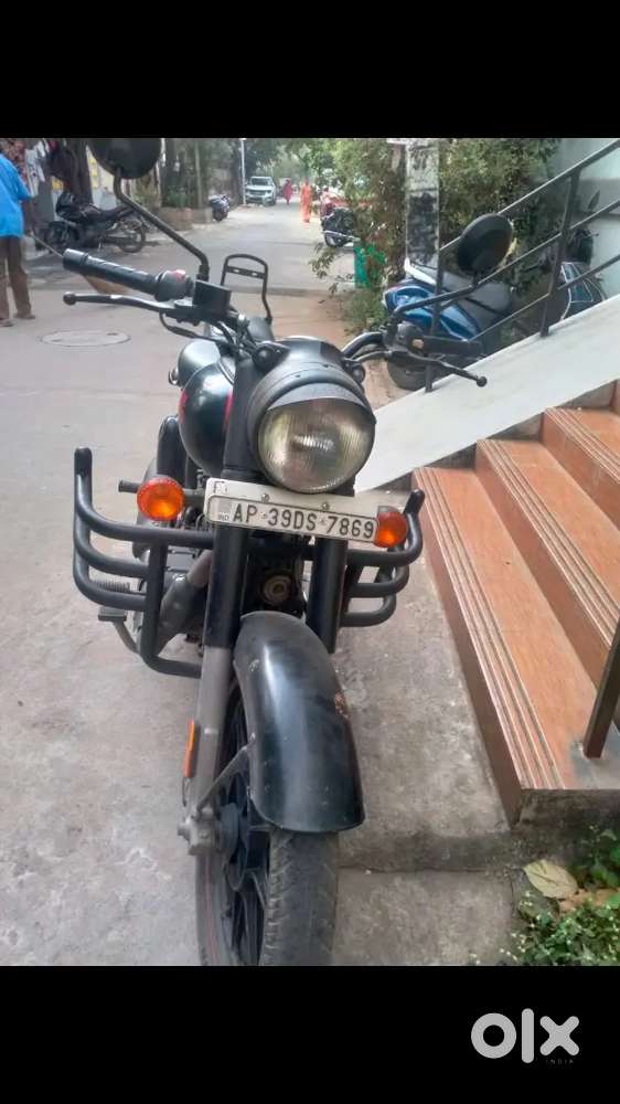 Single hand driven vehicle