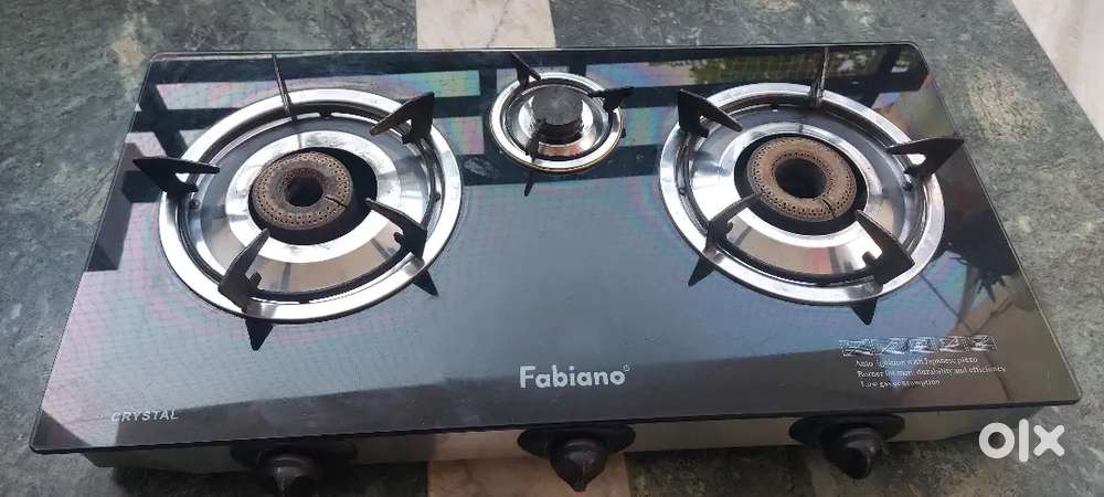 Very good condition 03 burner imported gas stove with auto ignition