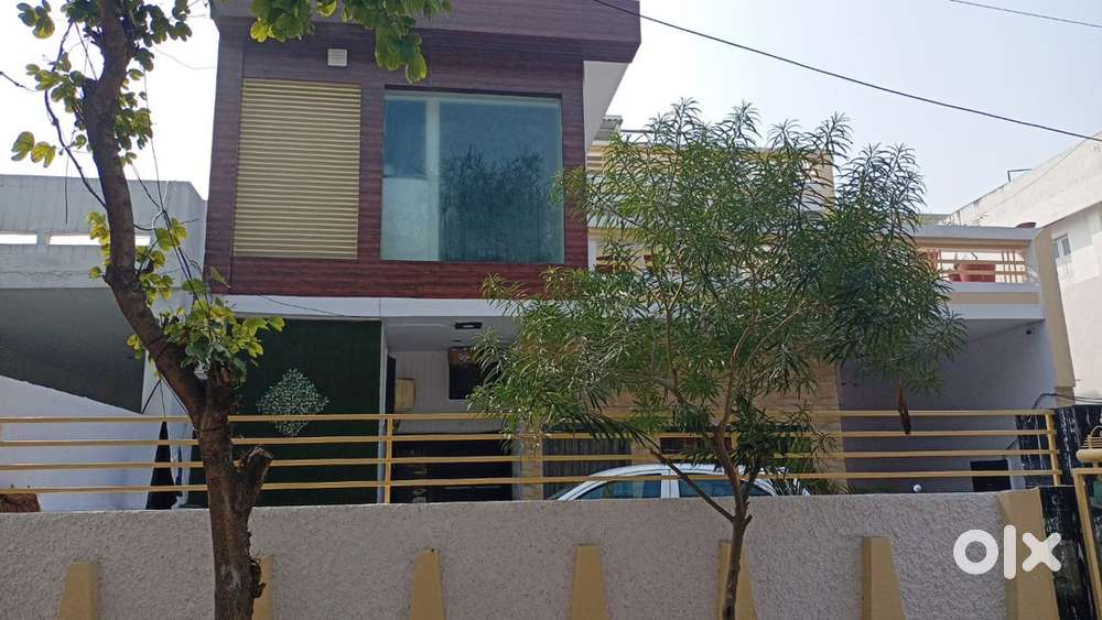 150 sq kothi double story at model town extn posh area
