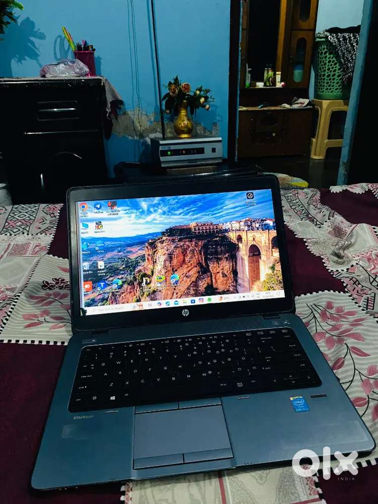 HP Laptop Sale - Lightly used & Excellent condition