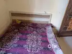 King size hydrolic bed