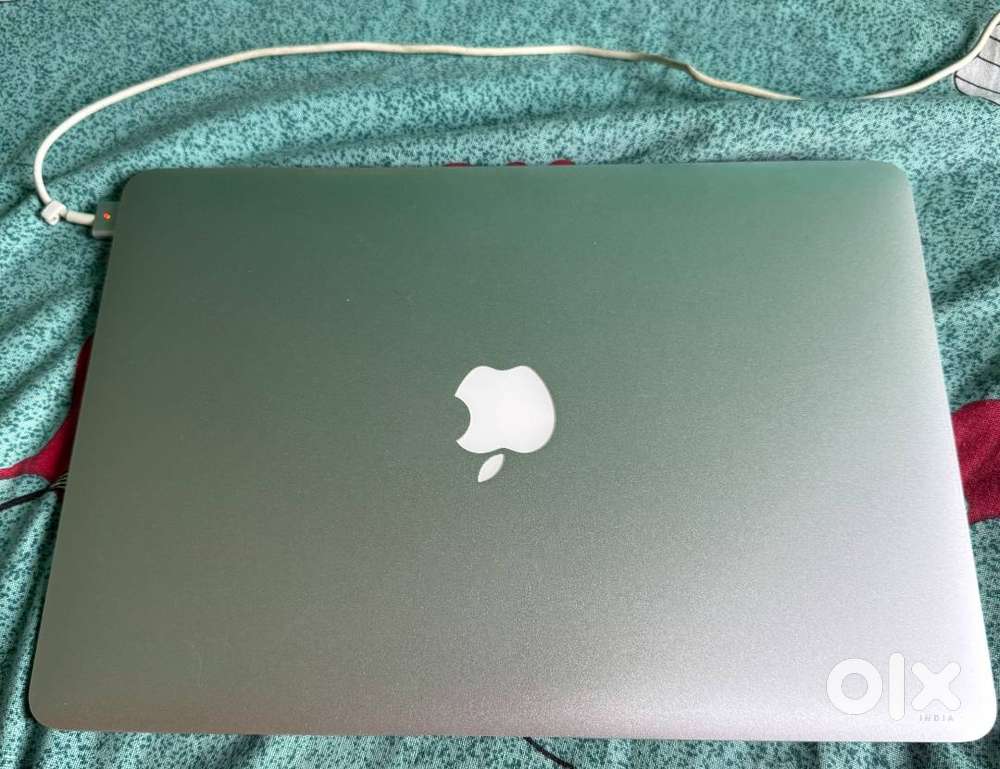 Apple MacBook Air 13-inch, Early 2015 - Excellent Condition