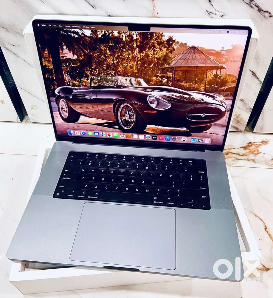 ( Mac huB ) - Apple MacBook Pro 16inch m2 pro chip - 16 GB / 512 GB.