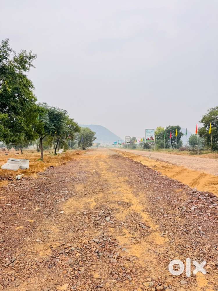 JDA approved plot on Delhi road add joining Nims and Amity university