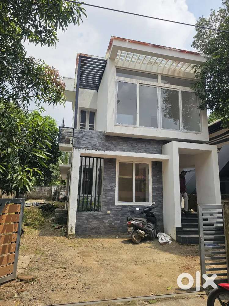 5Bhk Semi Furnished Independent house For Rent Vazhakkala Kakkanad.