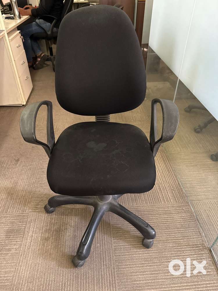 Office chairs for sale @ Rs 1199 per chair