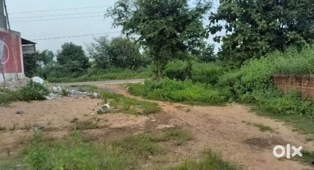 दतिमा में अंबिकापुर रोड़ से लगा हुआ  डेढ़ एकड़ का प्लांट