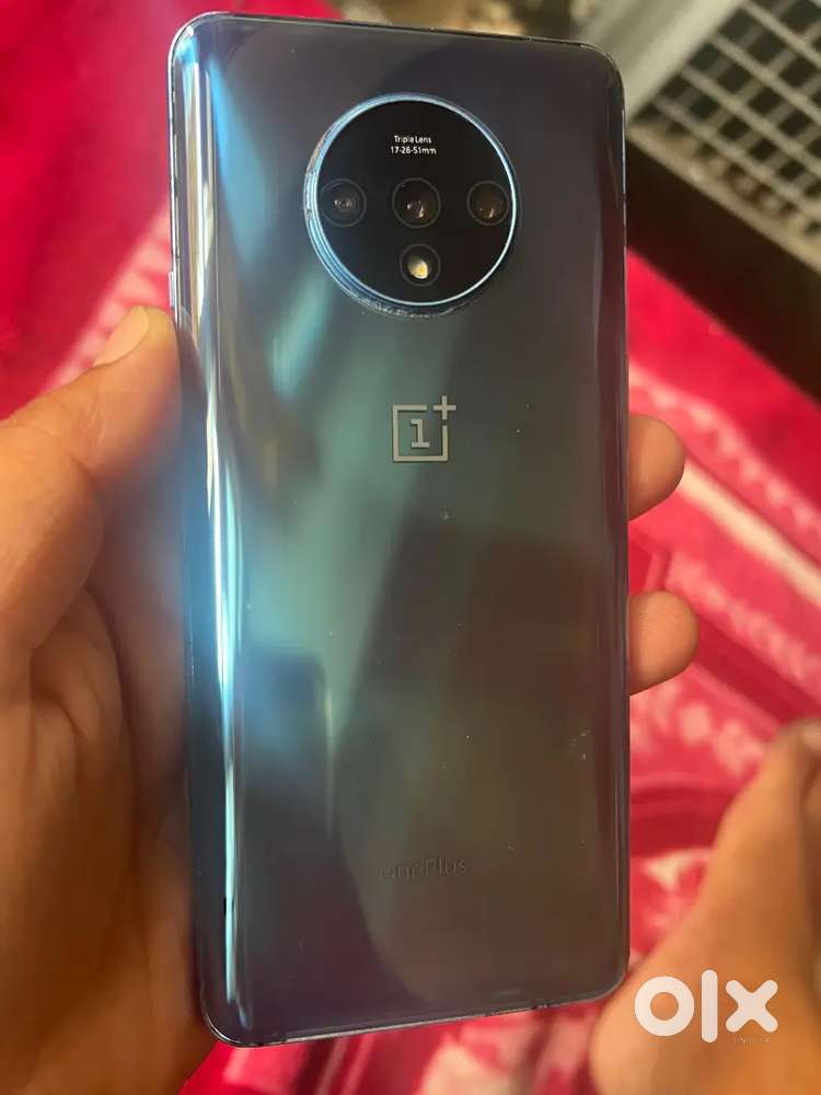 One plus 7T ekdum new condition h bhout kam used kiya huva h
