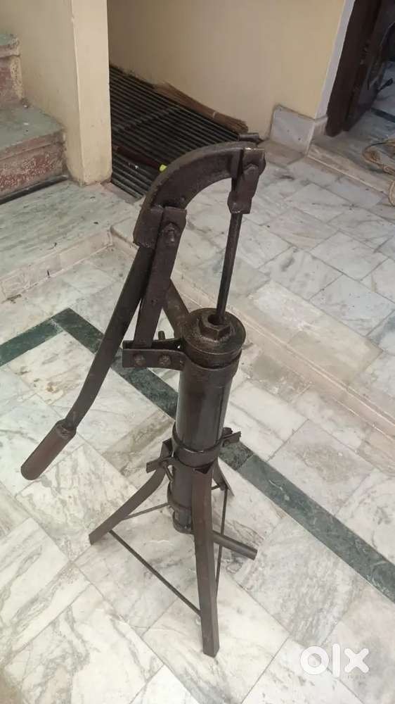 Iron hand pump