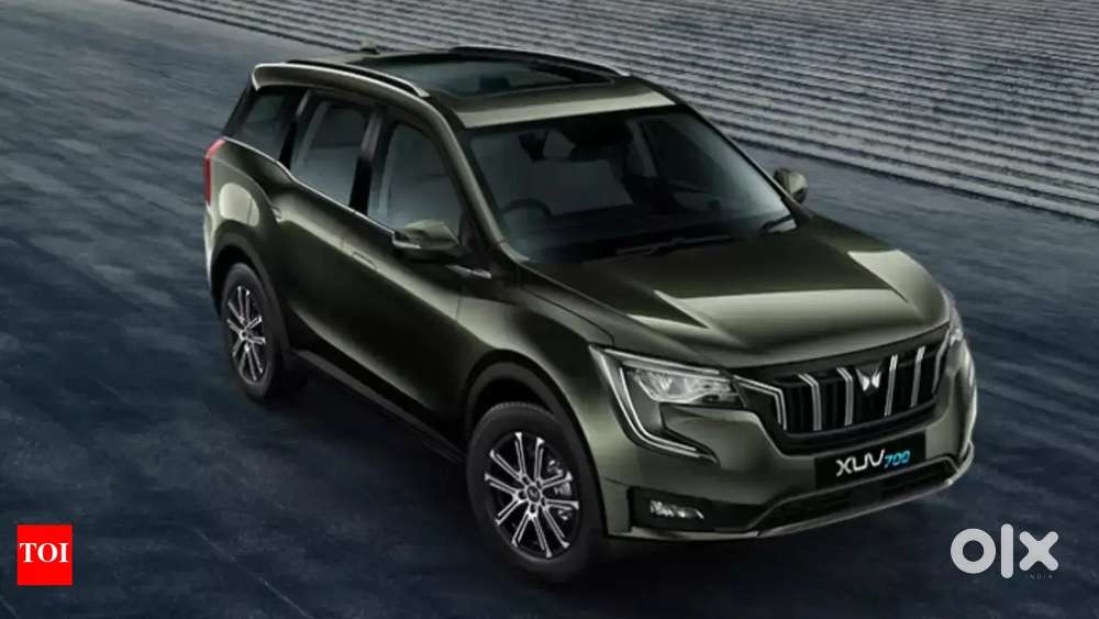 Mahindra XUV700 AX7 AWD, 2025